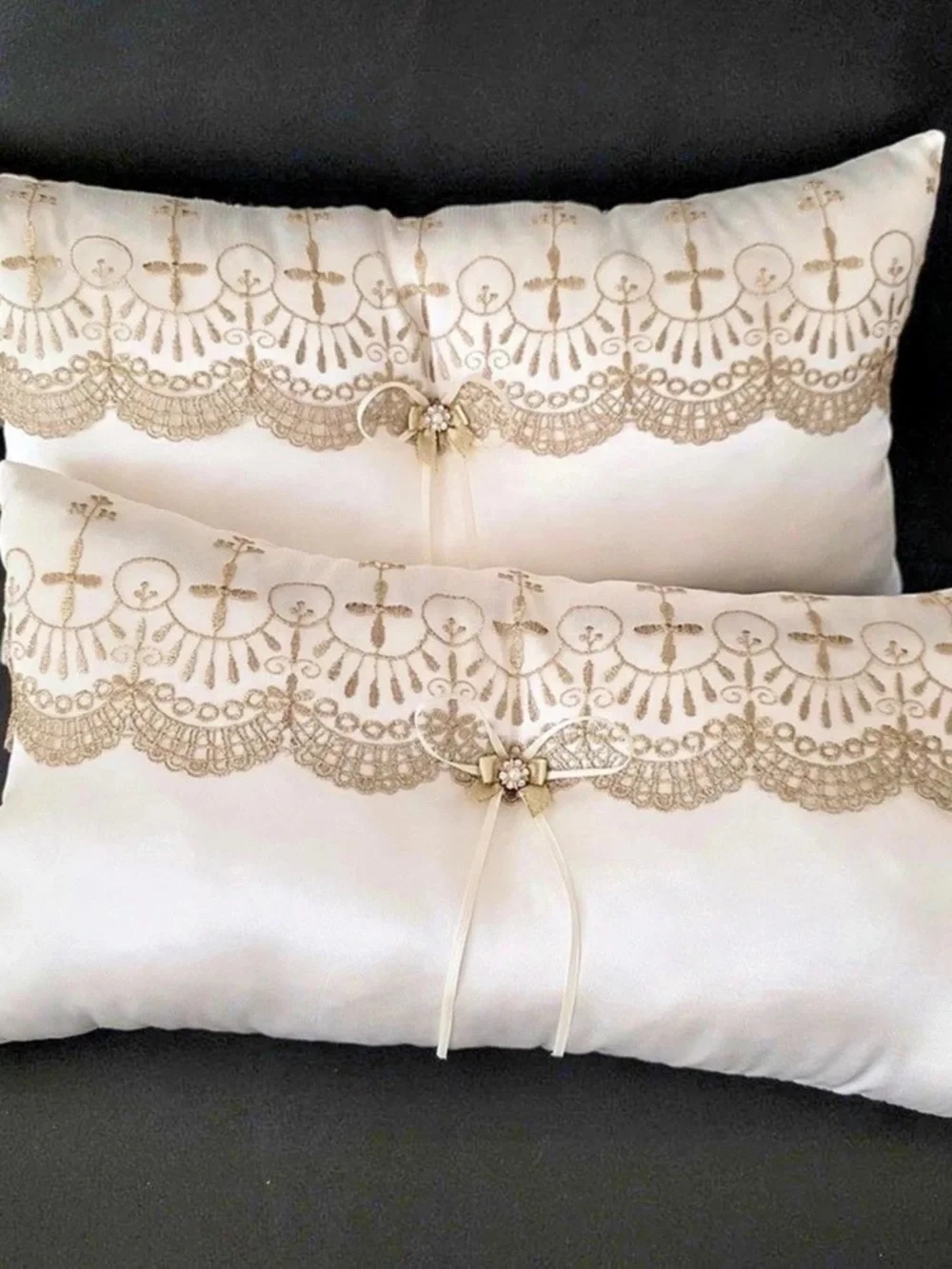 White & Gold Lace Decorative Accent wedding Pillow Set - like new